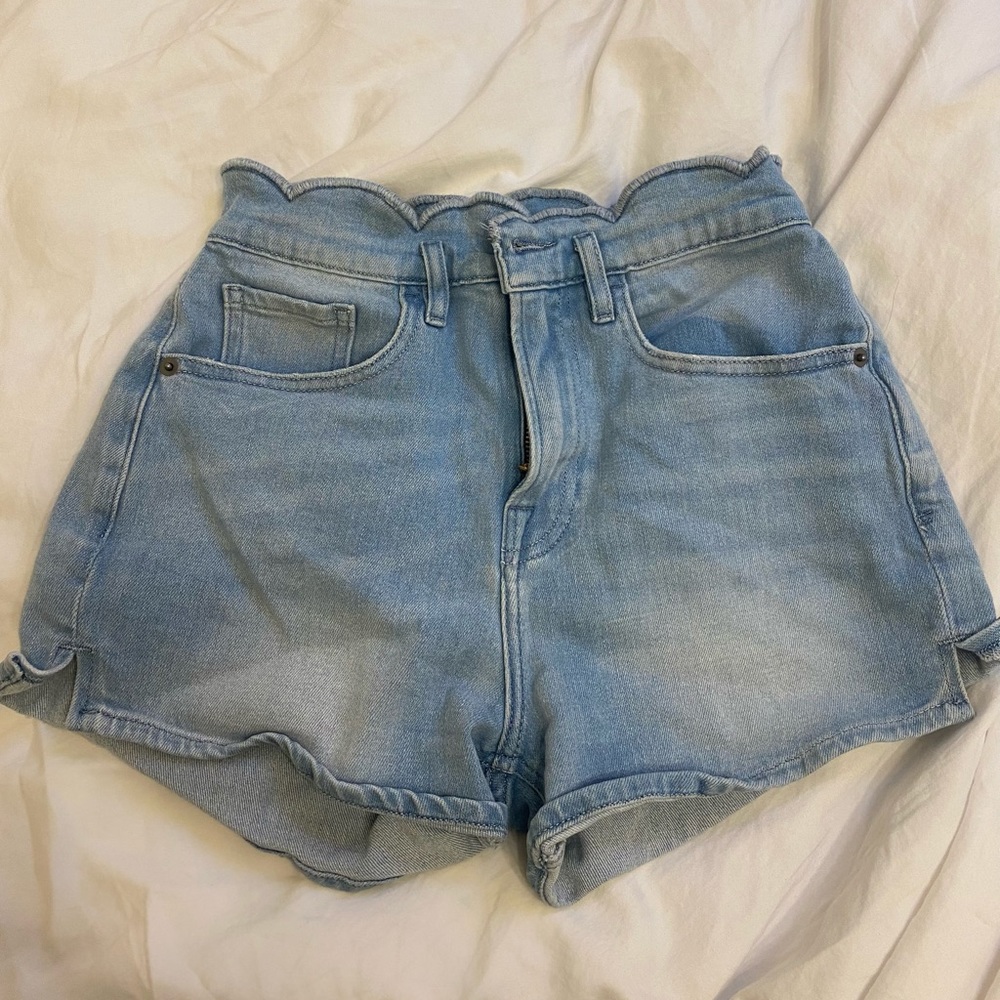 Frame Jean shorts